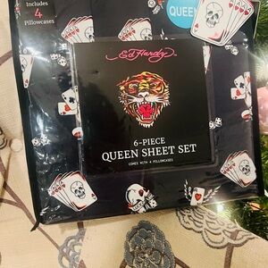 New Ed Hardy Queen Sheet Set - Black with Red and White Accents